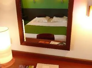 **  O'Cub Hotel Villeneuve-les-Avignon France