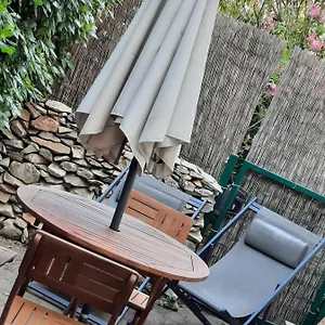 Coquet T2 ,terrasse,parking ,4 Kms D Avignon Villeneuve-lès-Avignon